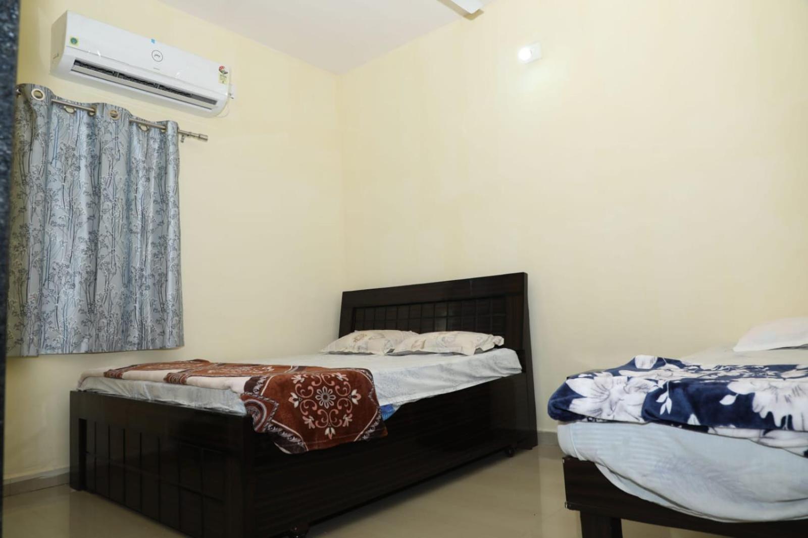 Aradhya Prime Home Stay Garudeshwar 外观 照片
