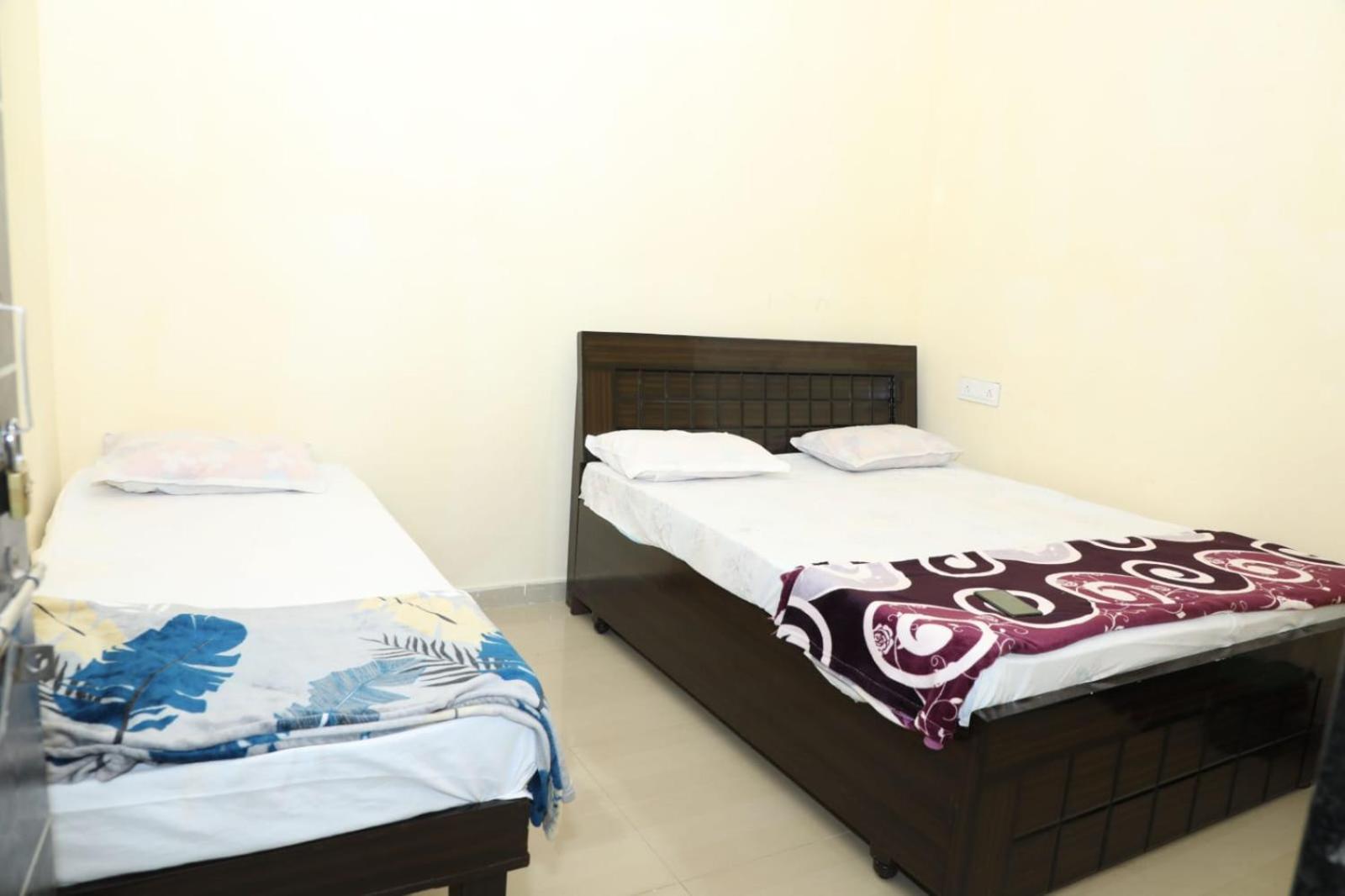 Aradhya Prime Home Stay Garudeshwar 外观 照片