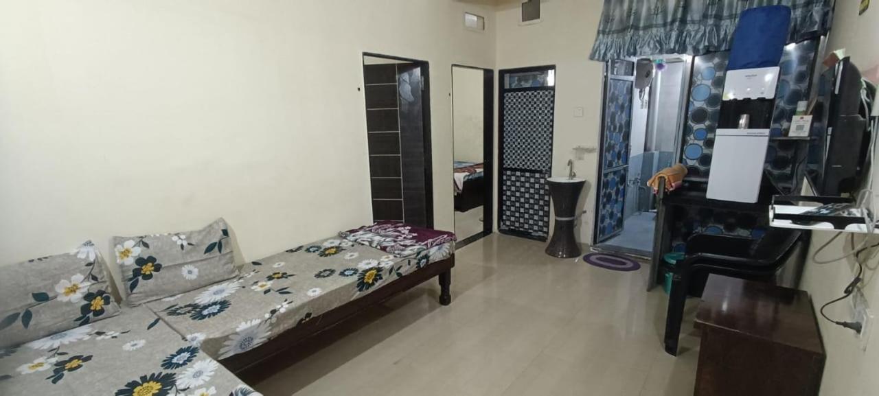 Aradhya Prime Home Stay Garudeshwar 外观 照片